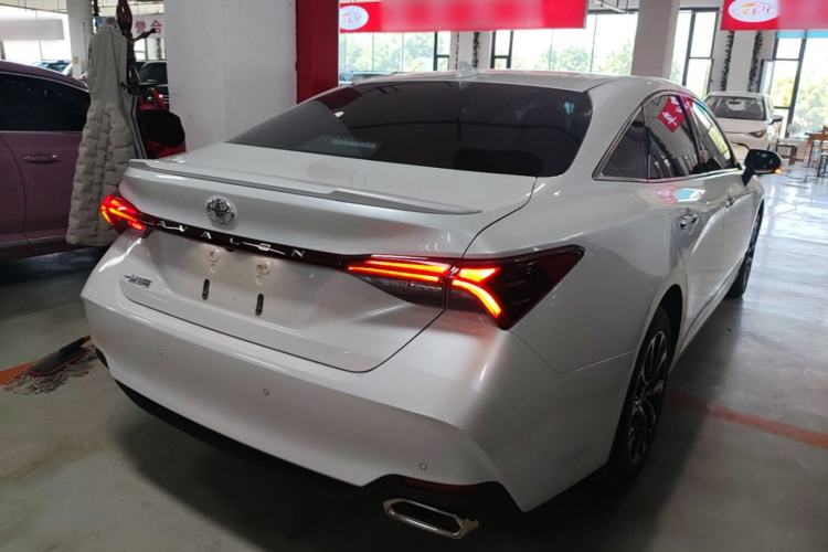 Used Toyota Avalon 2022 2.5L Luxury Edition Rear Right 45 Deg
