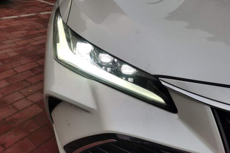 Used Toyota Avalon 2022 2.0L Luxury Edition Right Front Headlight