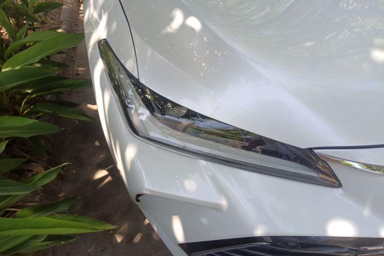 Used Toyota Avalon 2022 2.0L XLE Premium Edition Right Front Headlight