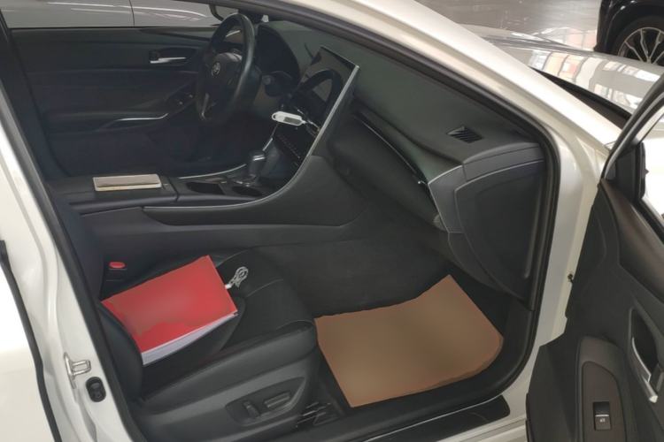 Used Toyota Avalon 2022 2.0L Luxury Edition Right Front Seat