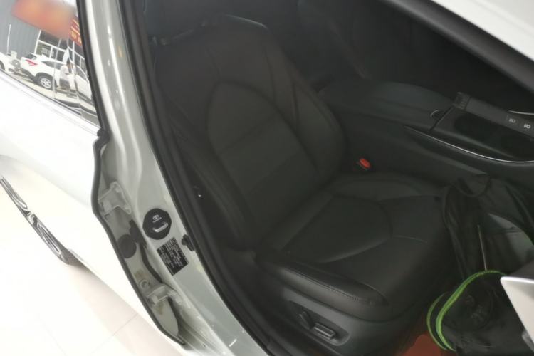 Used Toyota Avalon 2022 2.0L Luxury Edition Right Front Seat