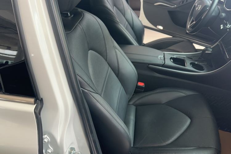 Used Toyota Avalon 2022 2.0L Luxury Edition Right Front Seat