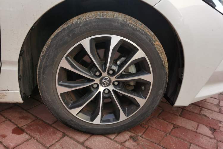Used Toyota Avalon 2022 2.0L Luxury Edition Right Front Wheel Hub