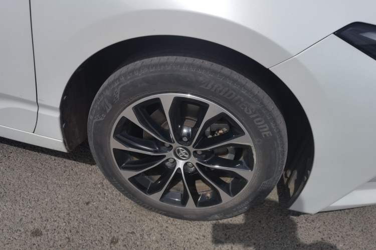Used Toyota Avalon 2022 Dual-Engine 2.5L Luxury Edition Right Front Wheel Hub