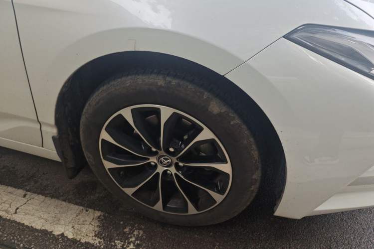 Used Toyota Avalon 2022 2.0L Luxury Edition Right Front Wheel Hub