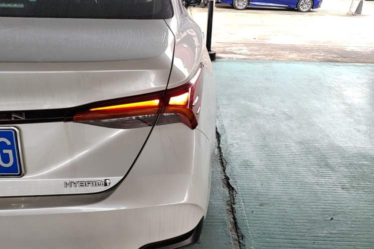 Used Toyota Avalon 2022 Dual-Engine 2.5L Luxury Edition Right Rear Taillight