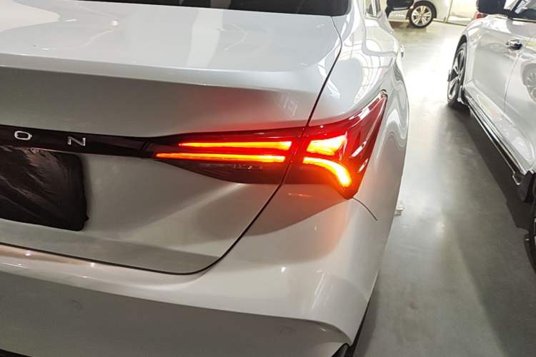 Used Toyota Avalon 2022 2.0L Luxury Edition Right Rear Taillight
