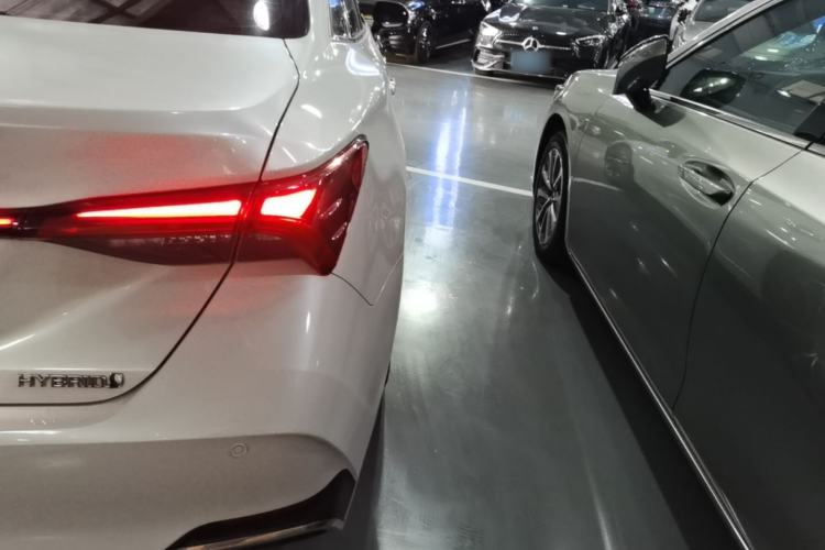 Used Toyota Avalon 2022 Dual-Engine 2.5L Luxury Edition Right Rear Taillight