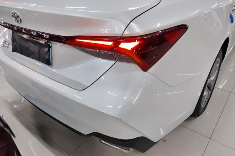 Used Toyota Avalon 2022 2.0L Luxury Edition Right Rear Taillight