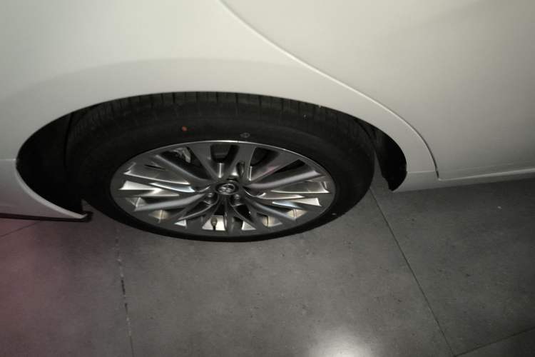 Used Toyota Avalon 2022 Dual-Engine 2.5L XLE Premium Edition Right Rear Wheel Hub