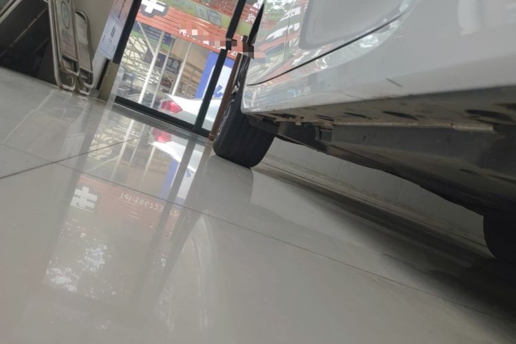 Used Toyota Avalon 2022 2.0L Luxury Edition Right Side Sill