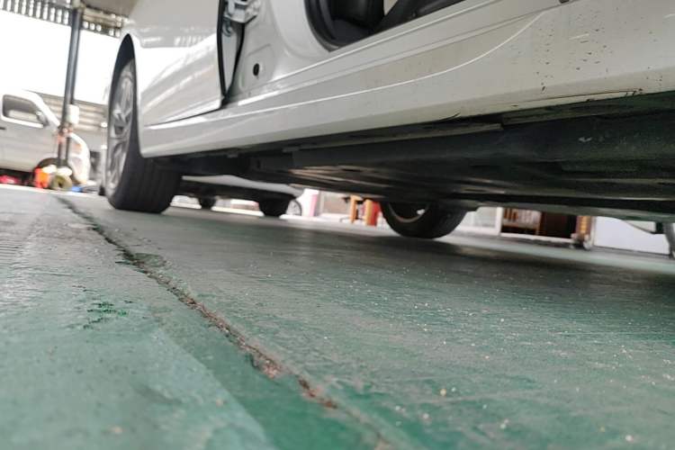 Used Toyota Avalon 2022 Dual-Engine 2.5L Luxury Edition Right Side Sill