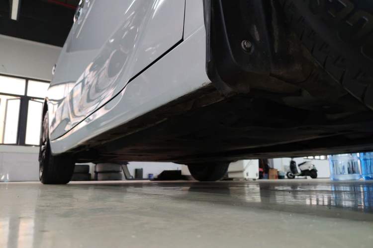 Used Toyota Avalon 2022 Dual-Engine 2.5L Luxury Edition Right Side Sill