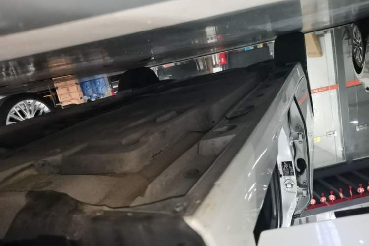 Used Toyota Avalon 2022 Dual-Engine 2.5L Luxury Edition Right Side Sill