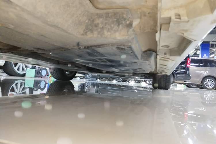 Used Toyota Avalon 2022 2.0L Luxury Edition Right Side Sill