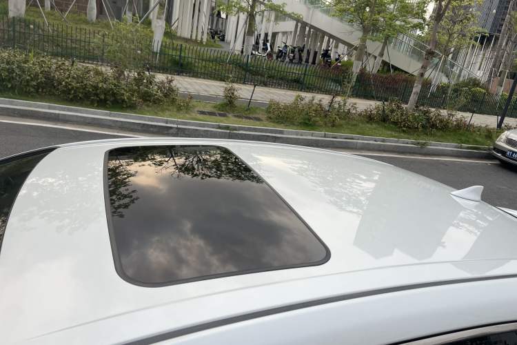 Used Toyota Avalon 2022 2.5L Luxury Edition Roof