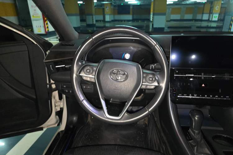 Used Toyota Avalon 2022 2.5L Luxury Edition Steering Wheel
