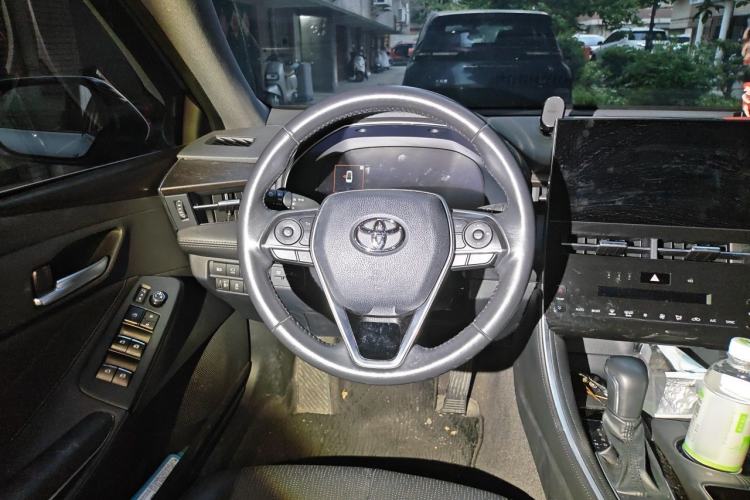 Used Toyota Avalon 2022 2.0L XLE Premium Edition Steering Wheel