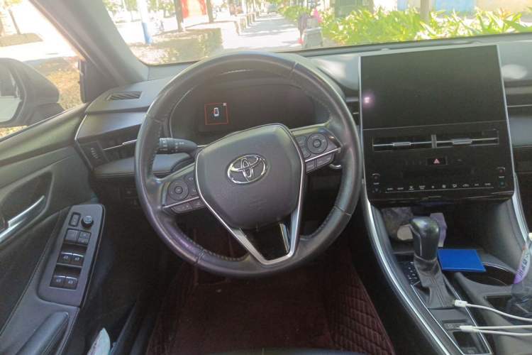 Used Toyota Avalon 2022 2.0L XLE Premium Edition Steering Wheel