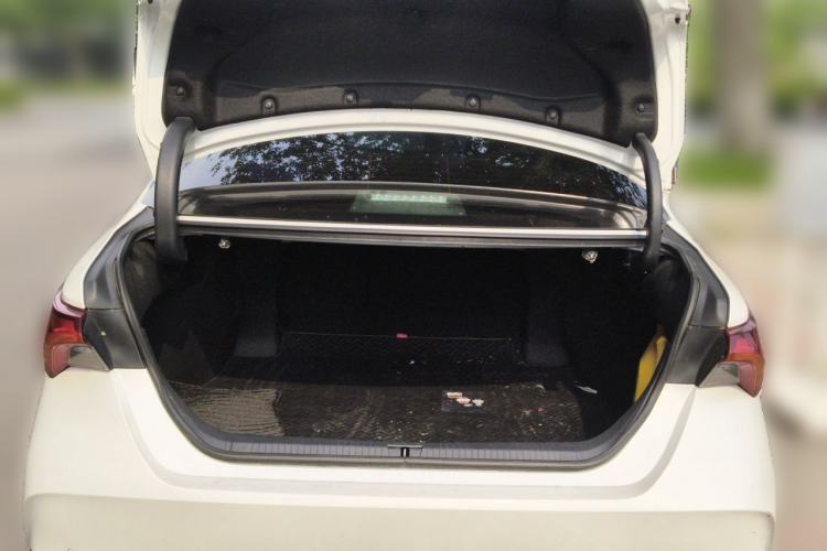 Used Toyota Avalon 2022 Dual-Engine 2.5L XLE Premium Edition Trunk