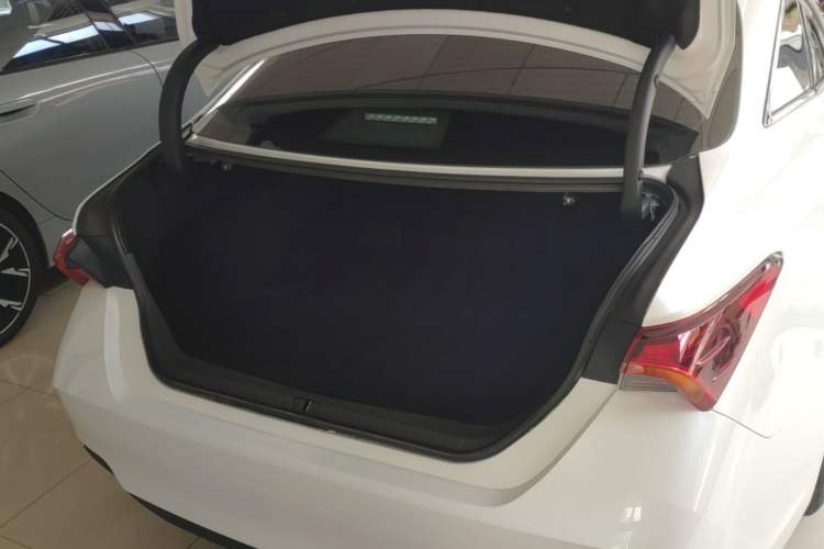 Used Toyota Avalon 2022 2.0L Luxury Edition Trunk