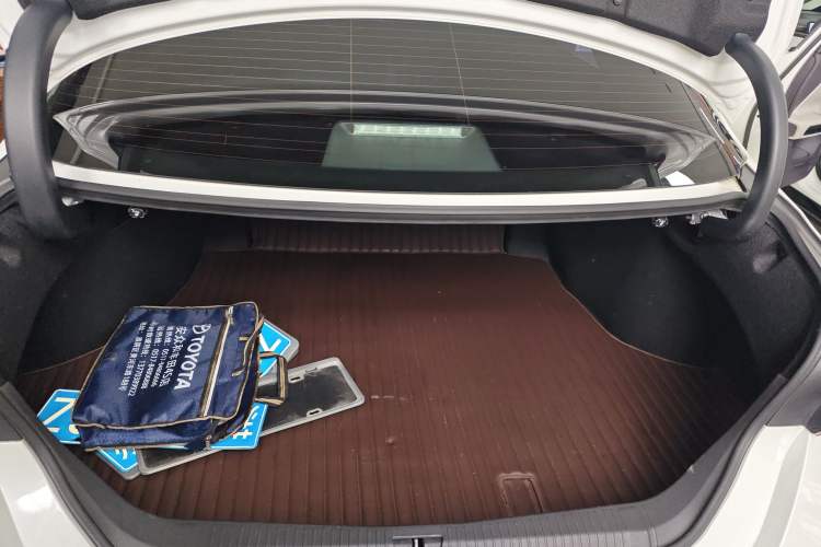 Used Toyota Avalon 2022 2.0L Luxury Edition Trunk