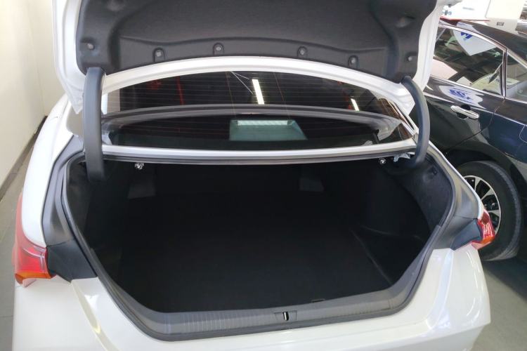 Used Toyota Avalon 2022 2.0L Luxury Edition Trunk