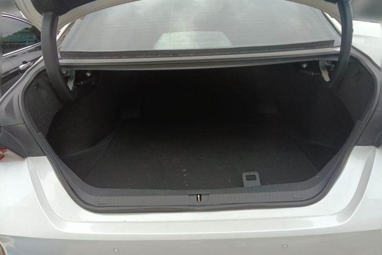 Used Toyota Avalon 2022 Dual-Engine 2.5L Luxury Edition Trunk