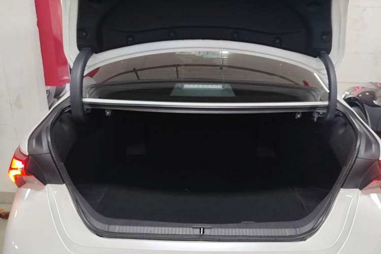 Used Toyota Avalon 2022 2.5L Luxury Edition Trunk