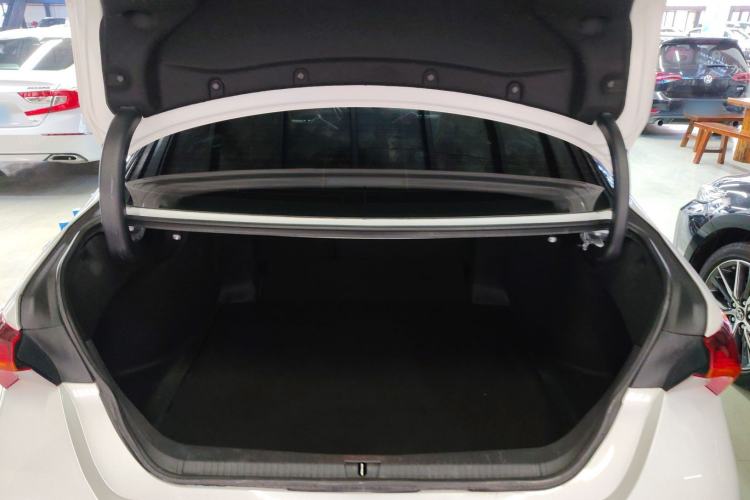 Used Toyota Avalon 2022 Dual-Engine 2.5L Luxury Edition Trunk