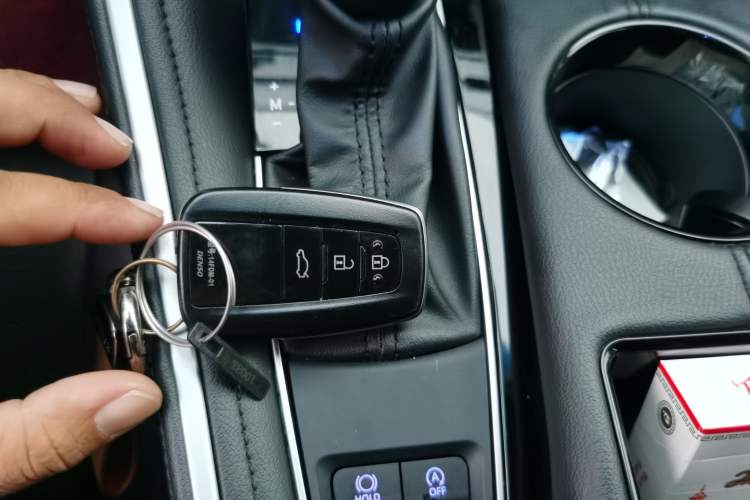 Used Toyota Avalon 2022 2.0L Luxury Edition Vehicle Key