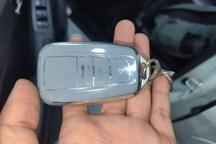 Used Toyota Avalon 2022 2.5L Ambition Edition Vehicle Key