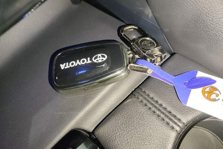 Used Toyota Avalon 2022 2.0L Luxury Edition Vehicle Key