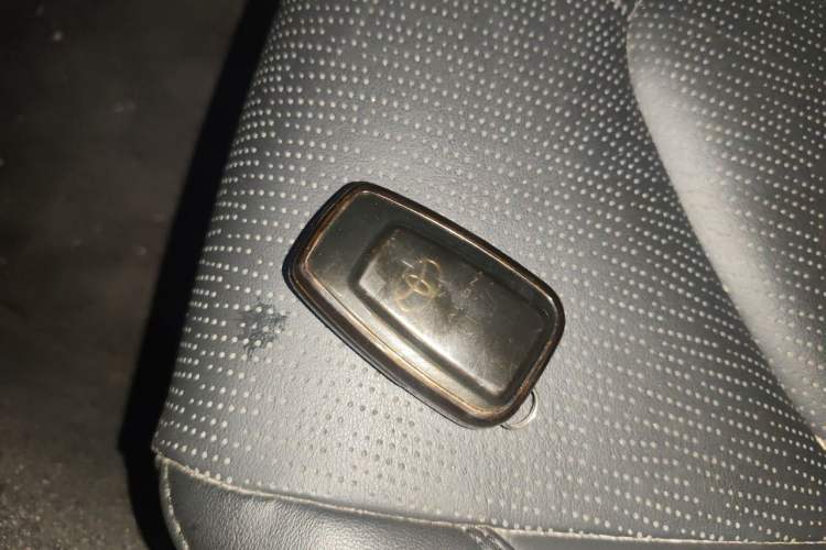 Used Toyota Avalon 2022 2.5L Luxury Edition Vehicle Key