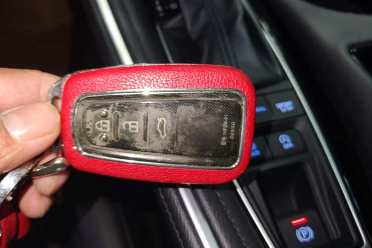 Used Toyota Avalon 2022 2.5L Luxury Edition Vehicle Key