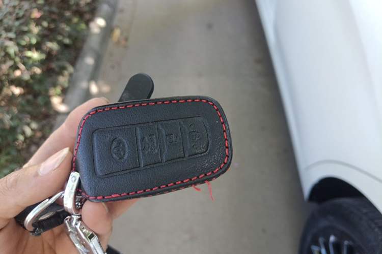 Used Toyota Avalon 2022 2.0L XLE Premium Edition Vehicle Key