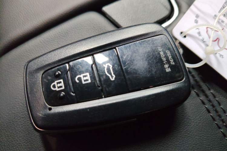 Used Toyota Avalon 2022 Dual-Engine 2.5L Luxury Edition Vehicle Key