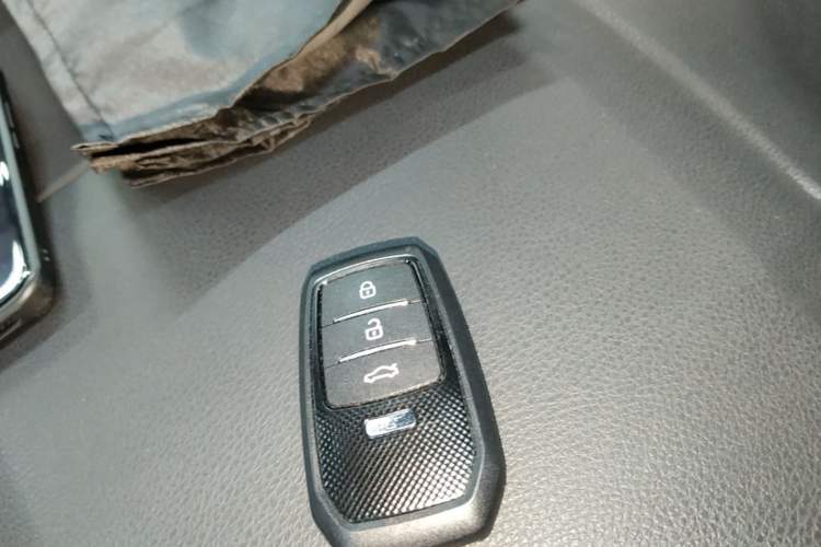 Used Toyota Avalon 2022 2.0L Luxury Edition Vehicle Key