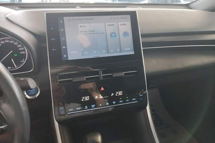 Used Toyota Avalon 2023 Dual-Engine 2.5L Luxury Edition Audio And AC Panel