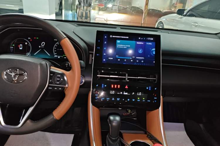 Used Toyota Avalon 2023 Dual-Motor 2.5L XLE Prestige Edition Audio And AC Panel