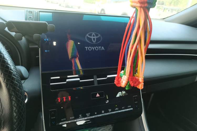 Used Toyota Avalon 2023 2.5L Luxury Edition Audio And AC Panel
