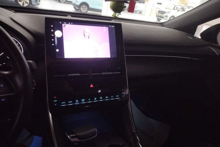 Used Toyota Avalon 2023 Dual-Motor 2.5L Progressive Edition Audio And AC Panel
