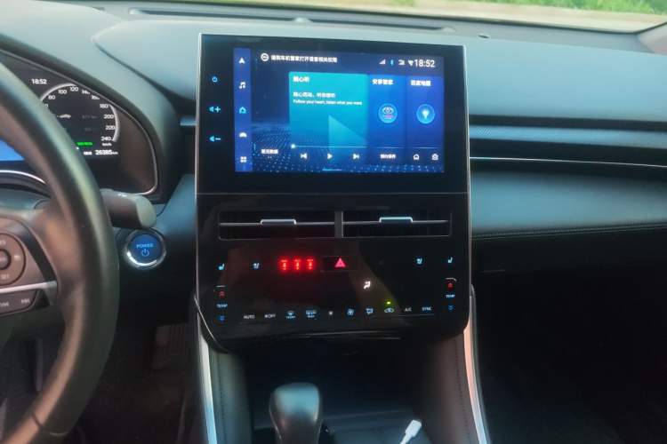 Used Toyota Avalon 2023 Dual-Motor 2.5L XLE Prestige Edition Audio And AC Panel
