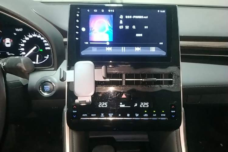 Used Toyota Avalon 2023 2.0L Premium Edition Audio And AC Panel