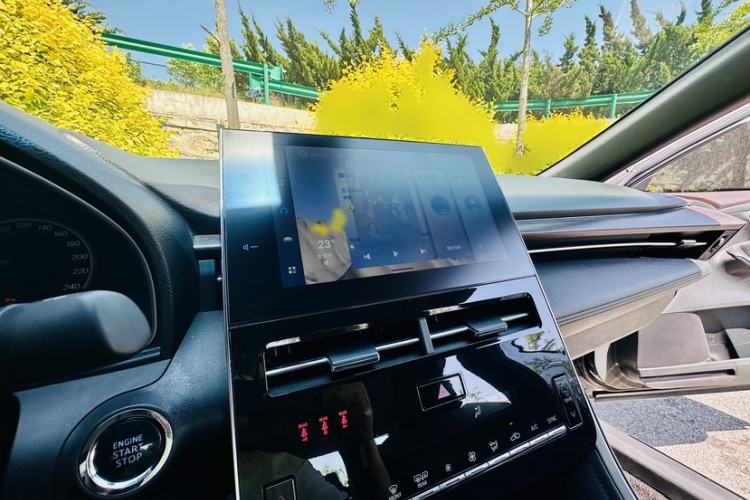 Used Toyota Avalon 2023 2.0L Premium Edition Audio And AC Panel