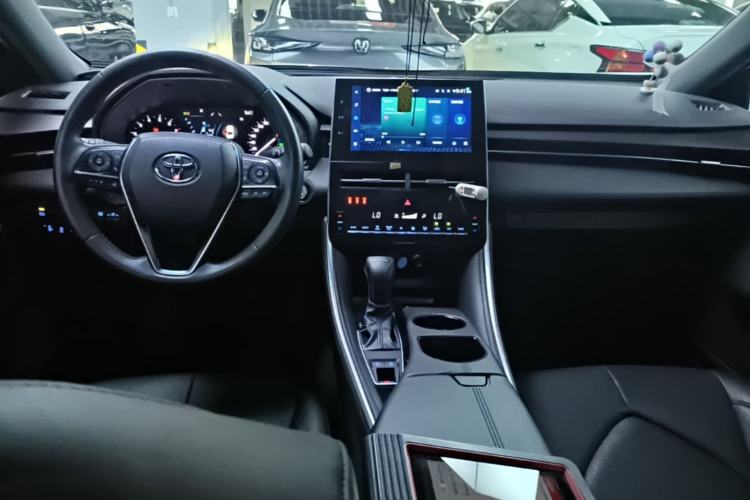 Used Toyota Avalon 2023 2.0L Luxury Edition Center Console