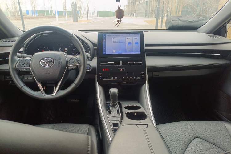 Used Toyota Avalon 2023 2.5L Luxury Edition Center Console