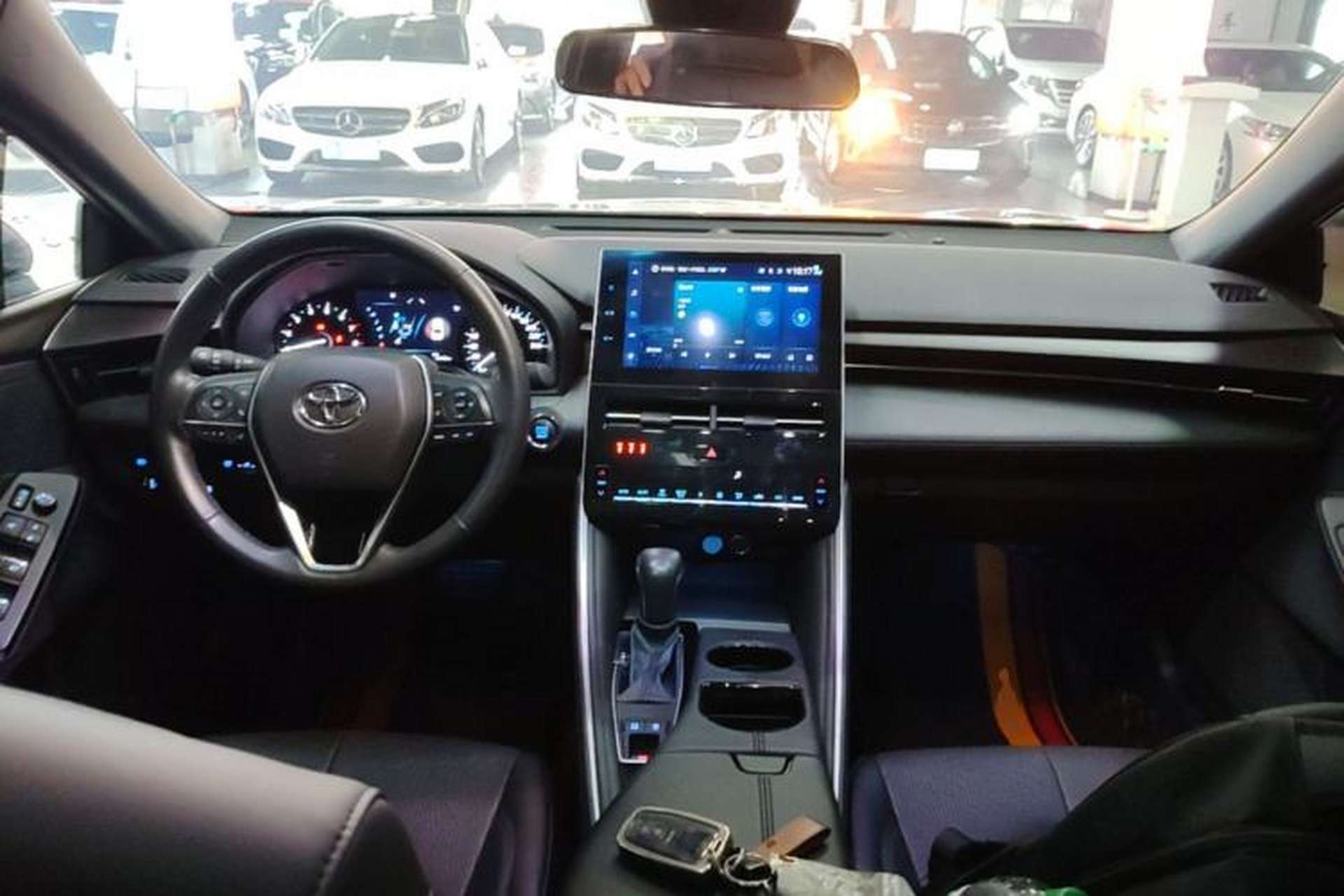 Used Toyota Avalon 2023 2.0L Luxury Edition Center Console