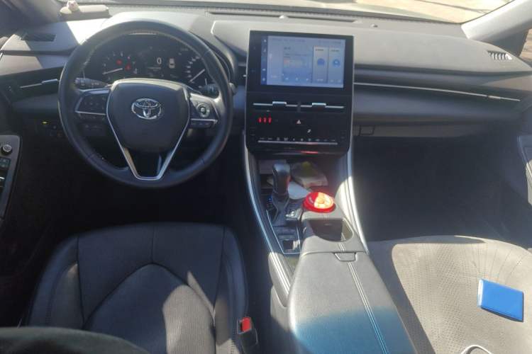Used Toyota Avalon 2023 2.5L Luxury Edition Center Console