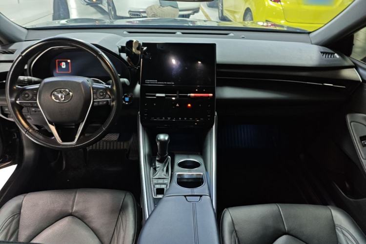 Used Toyota Avalon 2023 2.5L Touring Premium Edition Center Console